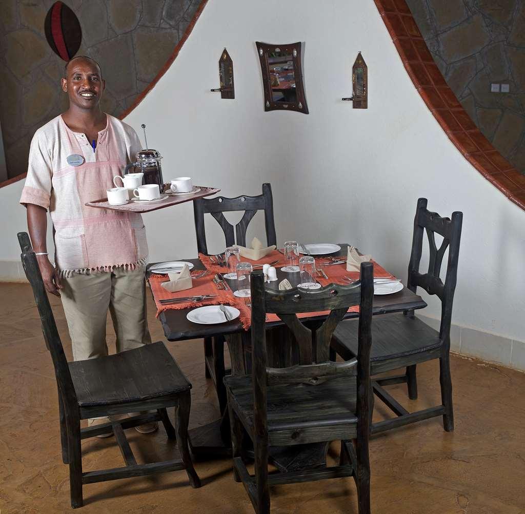 Ashnil Samburu Camp Hotel Ресторант снимка